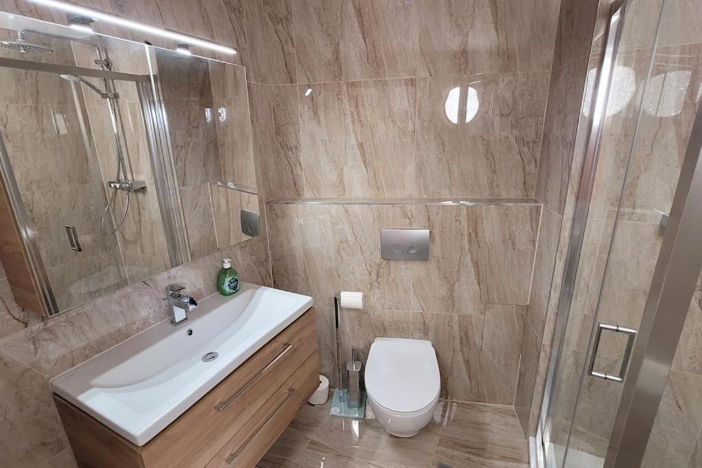 Luxusni Apartman Nedaleko Centra Prague Luaran gambar