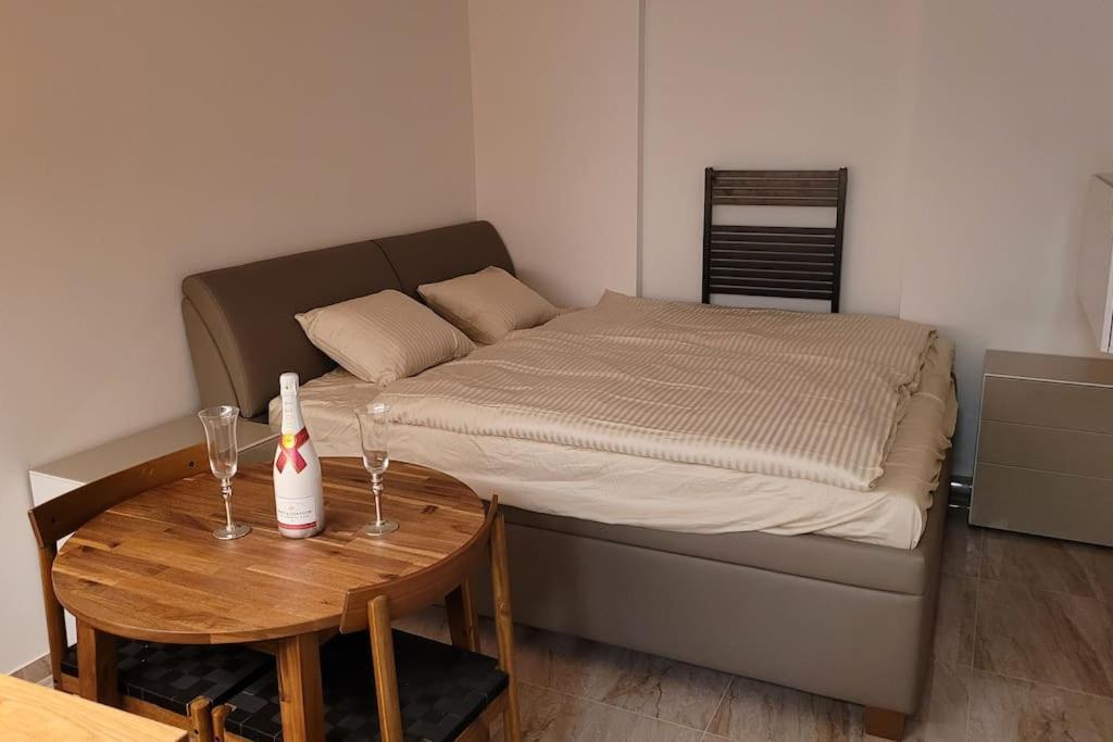 Luxusni Apartman Nedaleko Centra Prague Luaran gambar
