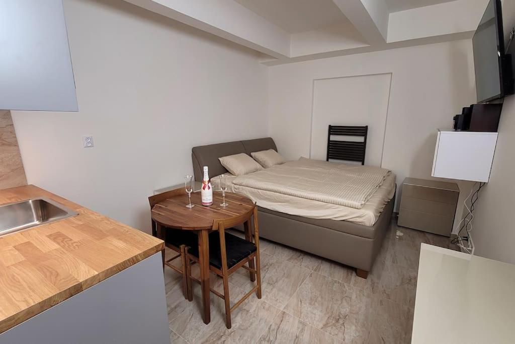 Luxusni Apartman Nedaleko Centra Prague Luaran gambar