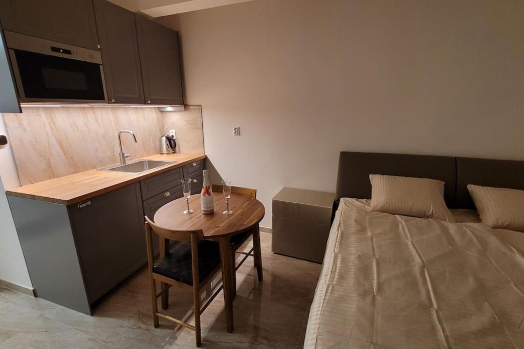 Luxusni Apartman Nedaleko Centra Prague Luaran gambar